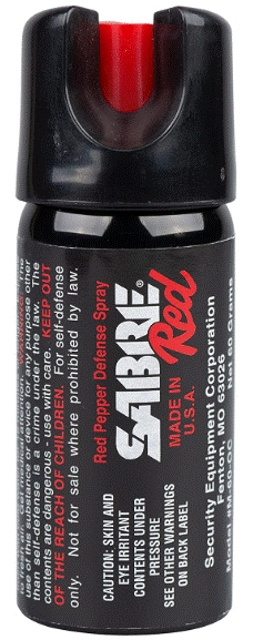 Démonstration spray défense SABRE RED avec marquage UV invisible