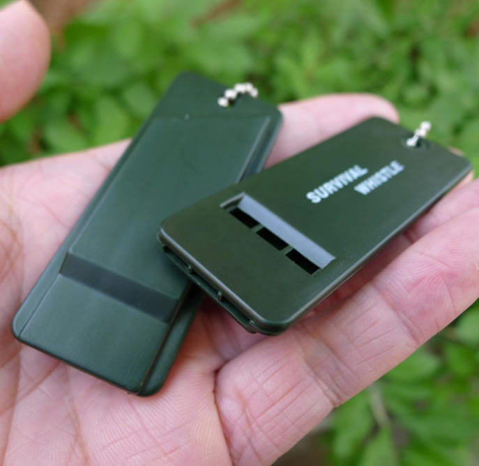 Pack de 6 sifflets de survie professionnels 120 décibels
